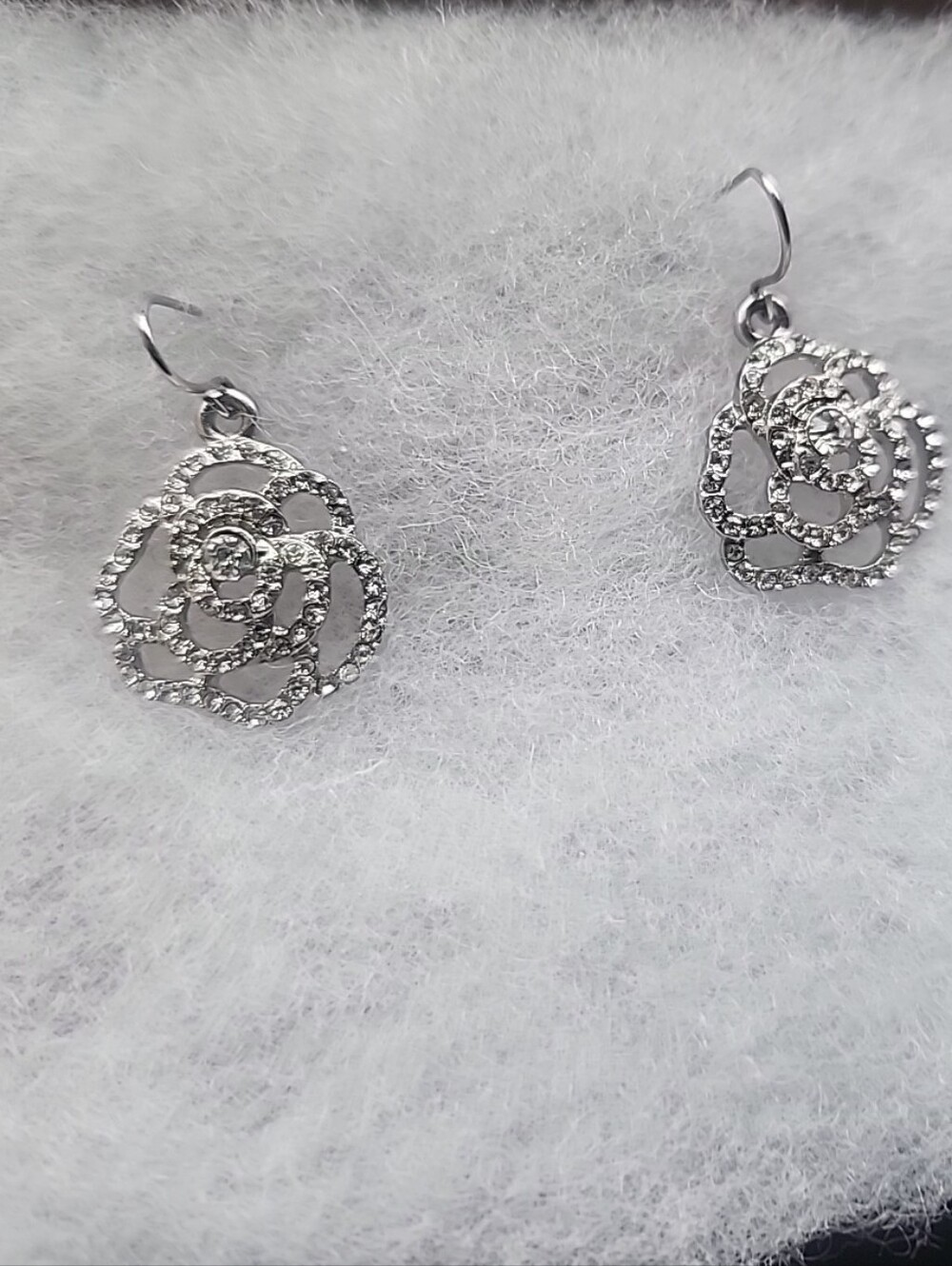 Sparkle Silver-toned Drop‎ Earrings. EUC - Picture 5 of 7